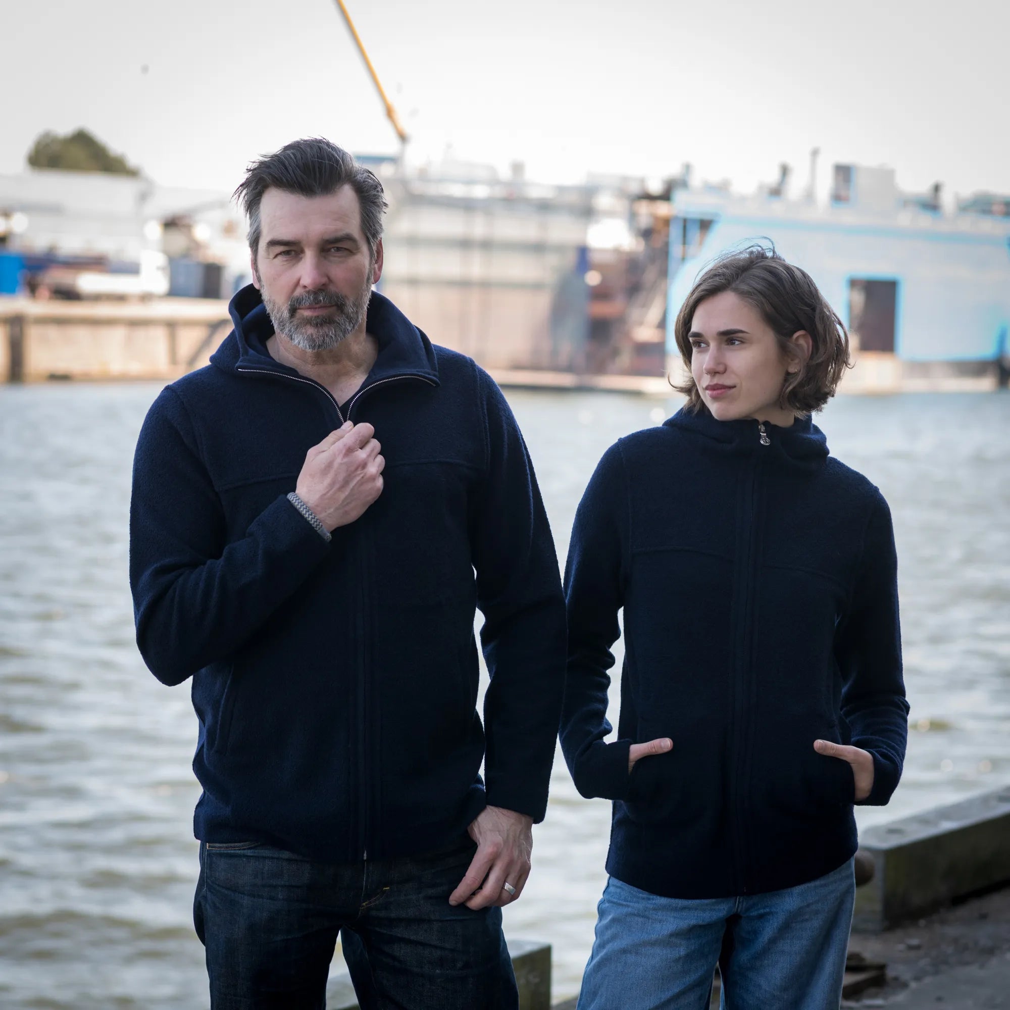 Jacke leicht mit Kapuze