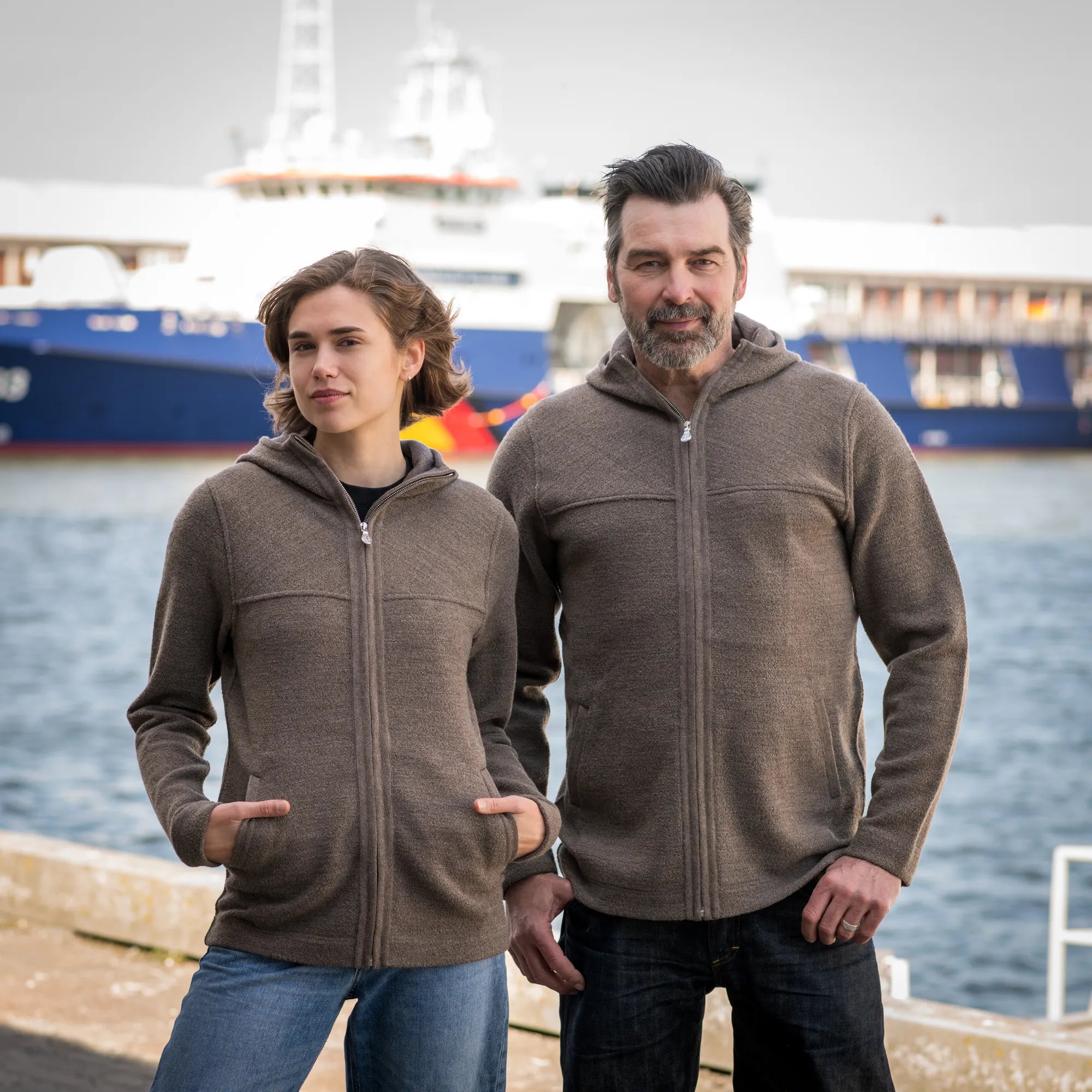 Jacke leicht mit Kapuze