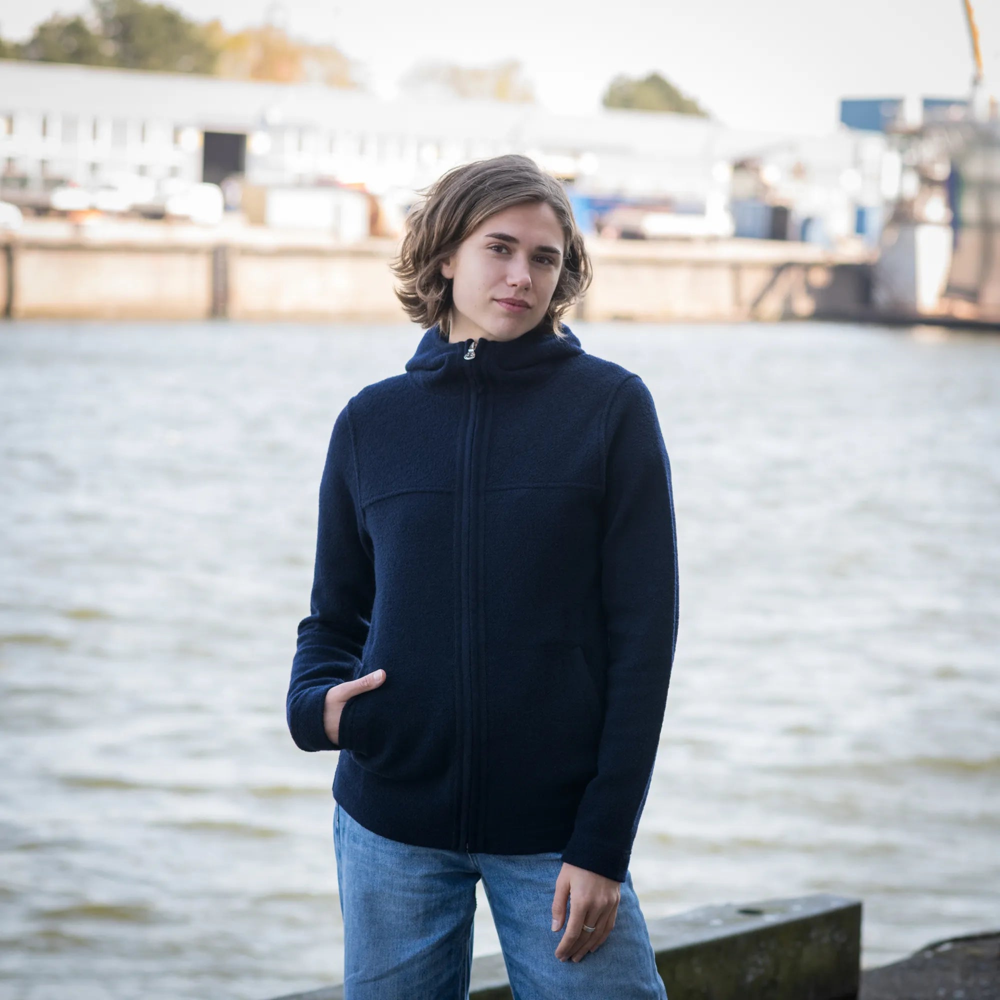 Jacke leicht mit Kapuze