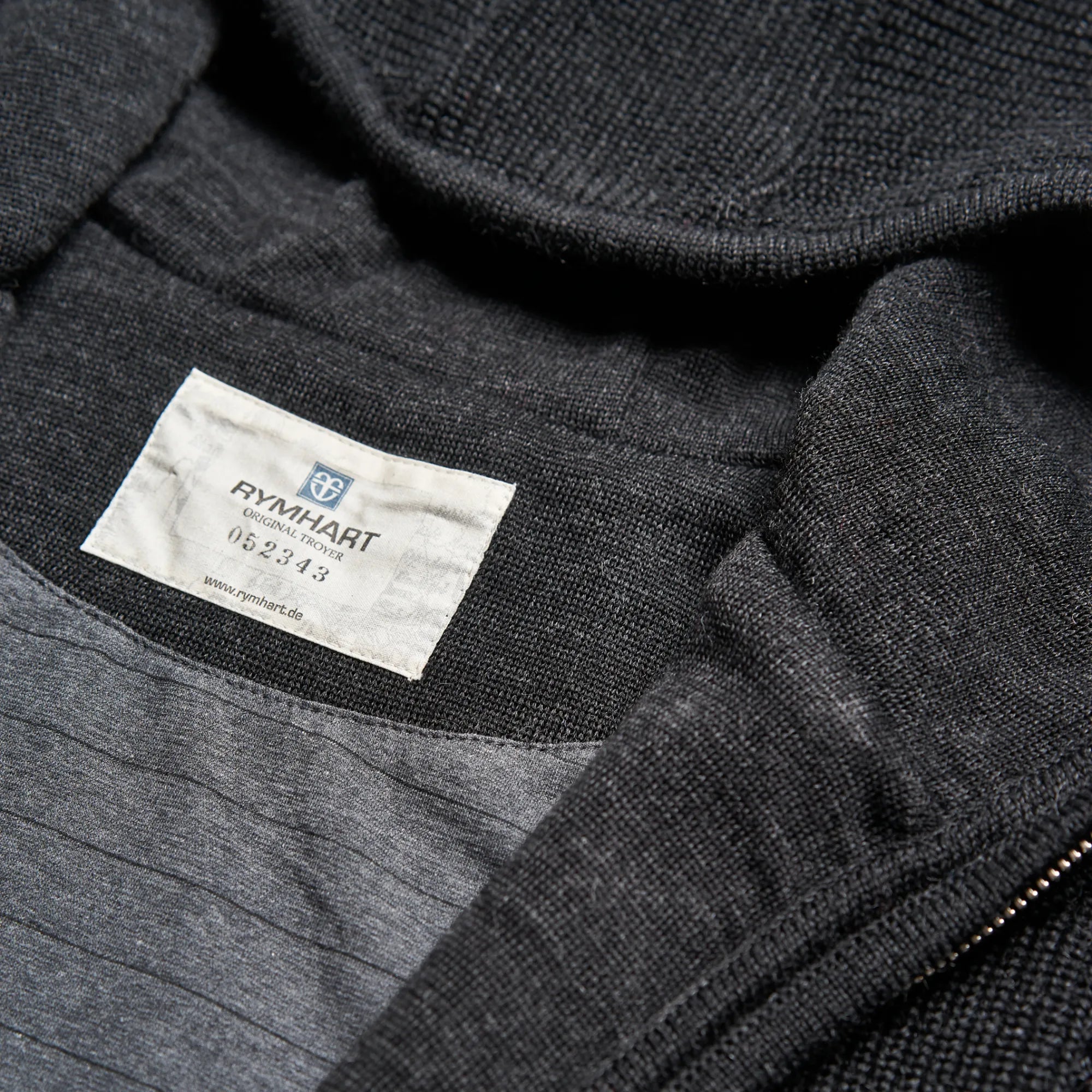 Jacke schwer mit Kapuze